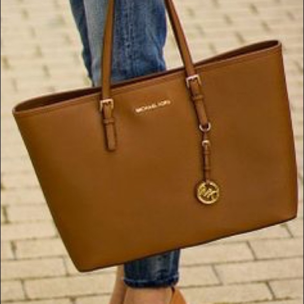 NWT Michael Kors Jet Set Medium Leather Tote - Picture 2 of 8